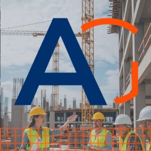 Equipo de obra coordinando tareas en una construcción